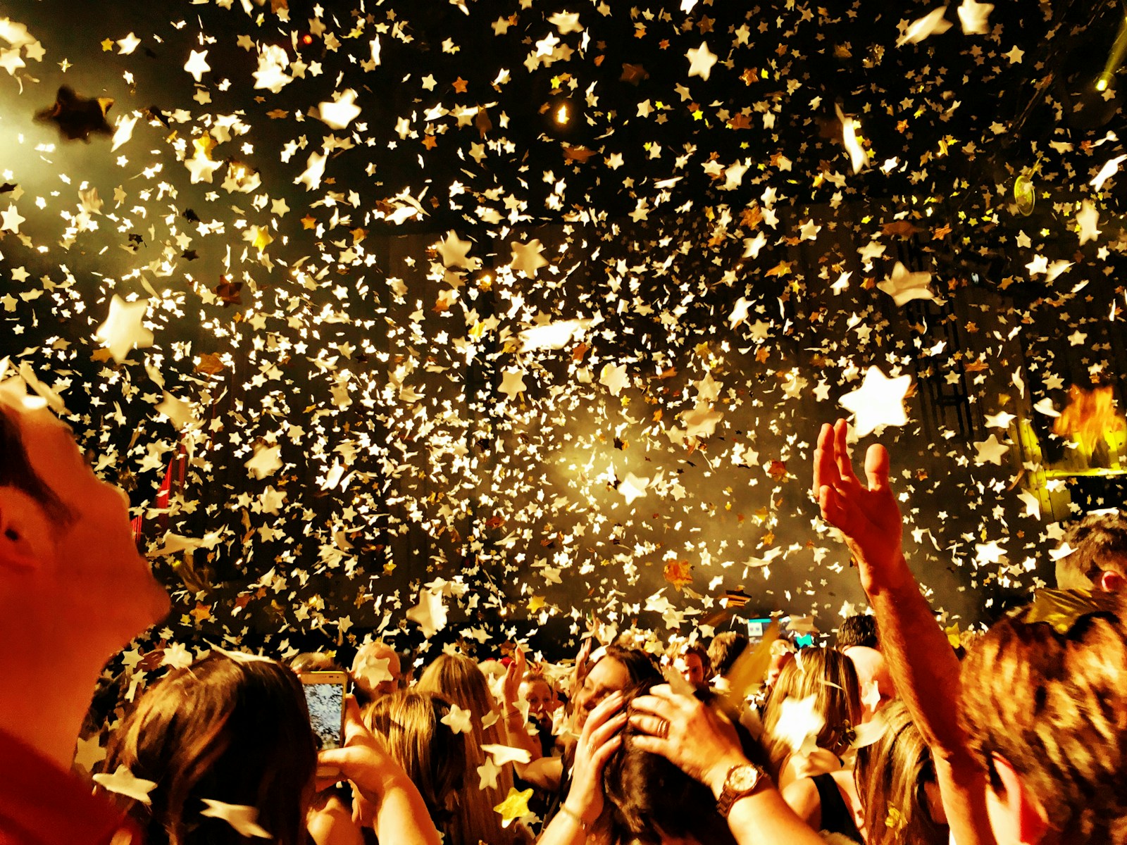 How Do They Clean Up the Confetti after the Superbowl